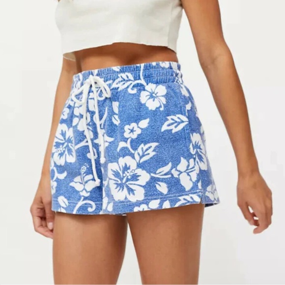 Urban Outfitters Out from Under Sawyer pull on shorts - Picture 4 of 5